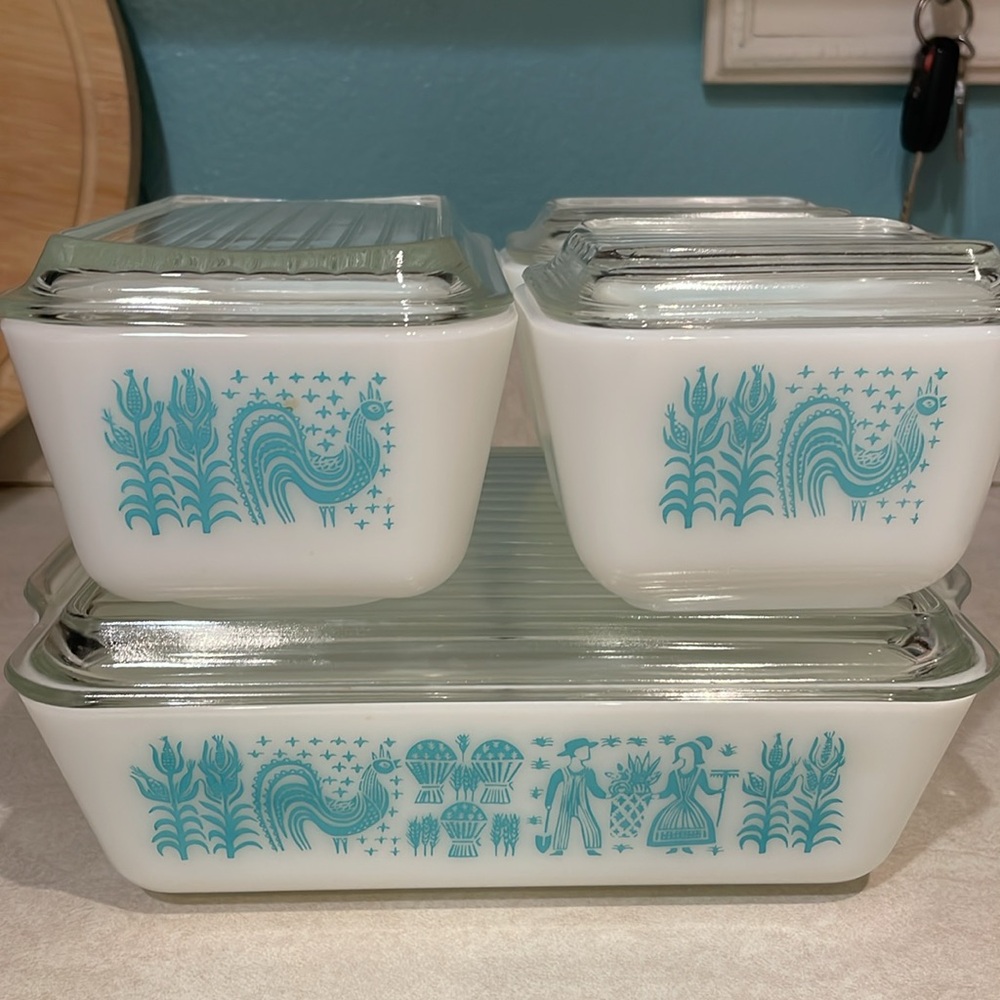 Pyrex Buttermilk Amish Set vintage kitchen